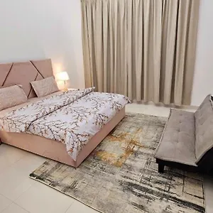Homestay Deluxe Villa Rooms For Families Or Couples Or Ladies, Dubai